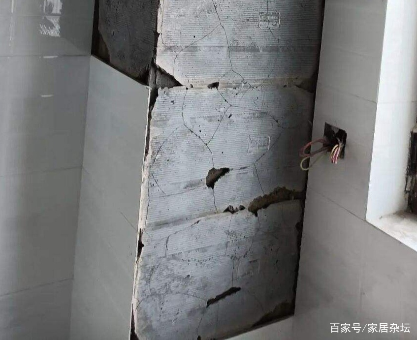 墙砖脱落修复视频(墙面瓷砖脱落如何修复视频)