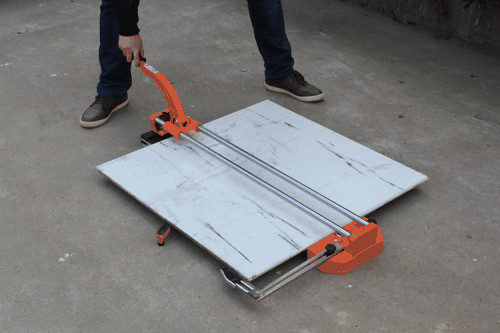 自己能切割瓷砖吗(瓷砖店可以切割瓷砖)